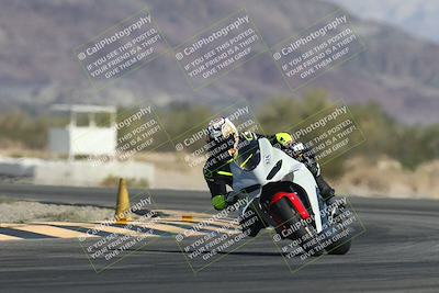 media/Oct-30-2025-Racers Edge (Thu) [[dabbdaf680]]/3-B Group/Session 2 (Turn 14)/